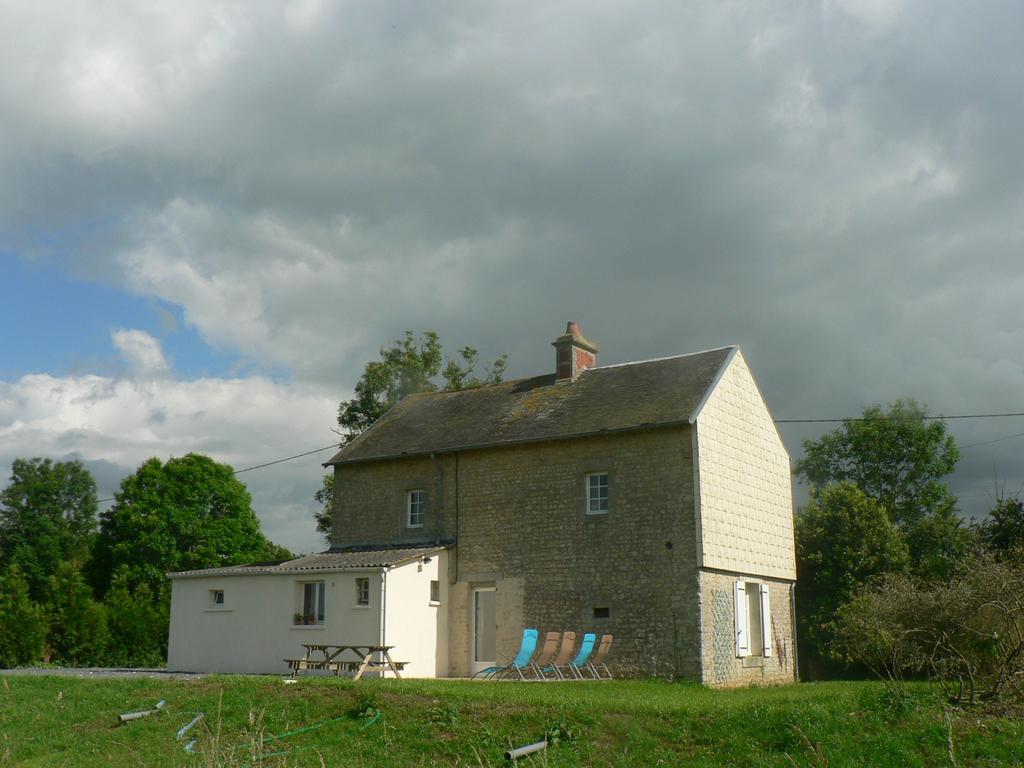 Gite De L'Aure Trevieres Exterior photo