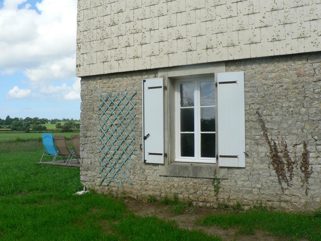Gite De L'Aure Trevieres Exterior photo